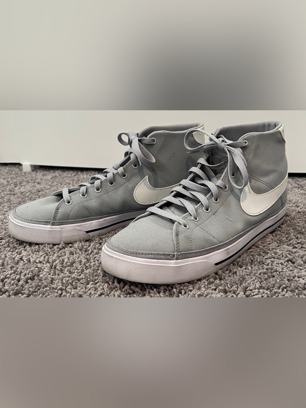 Nike High-Top Sneakers in Light Gray with White Swoosh